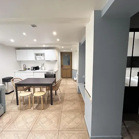 Urbanflat 86 - Charming 2 Bedrooms In Center Of Apartamento Paris