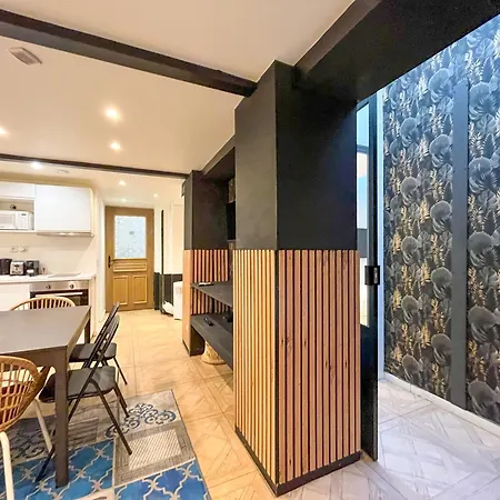 Urbanflat 86 - Charming 2 Bedrooms In Center Of 아파트